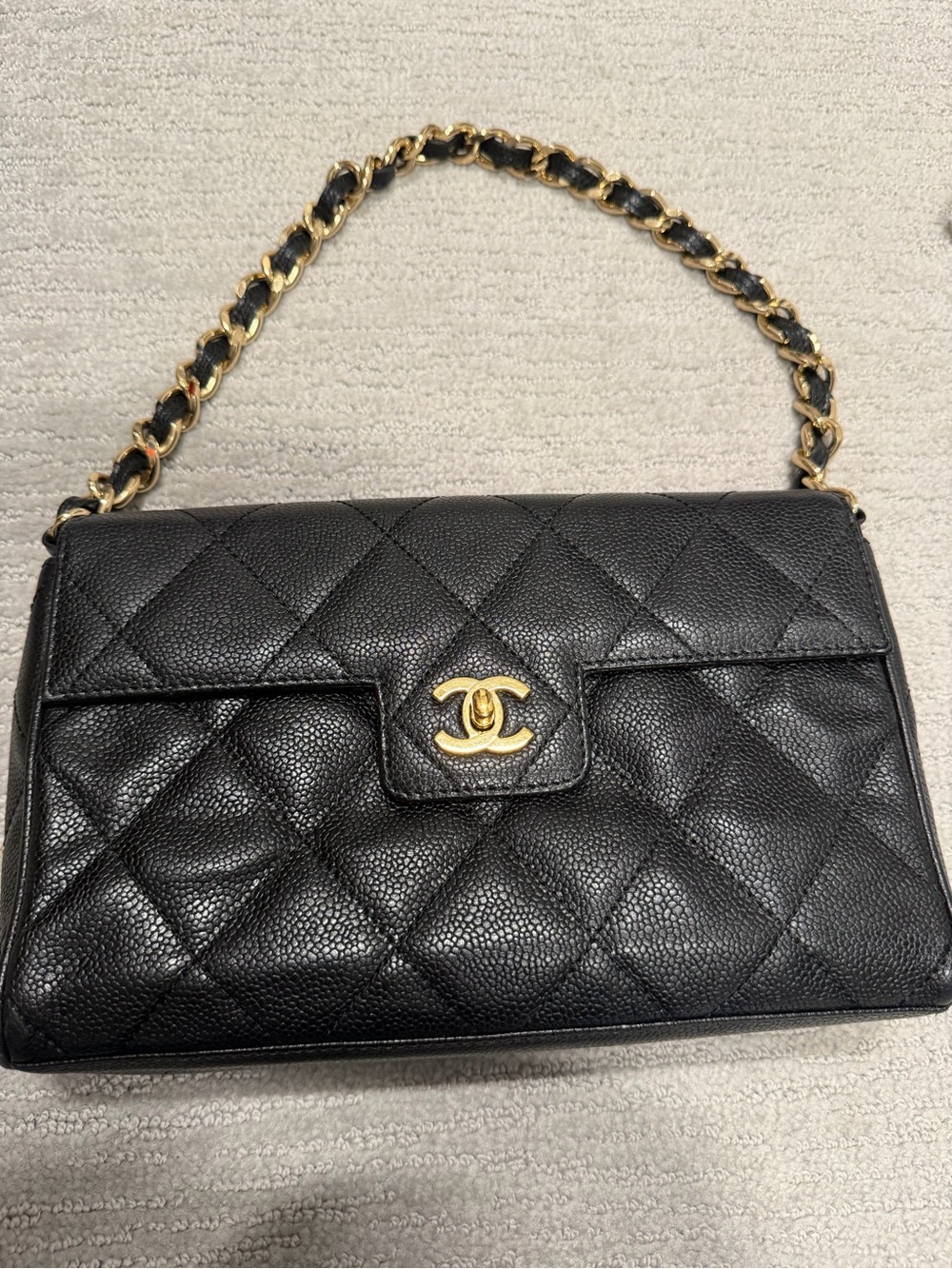 CHANEL Black Quilted Leather Shoulder Bag with Gold Chain